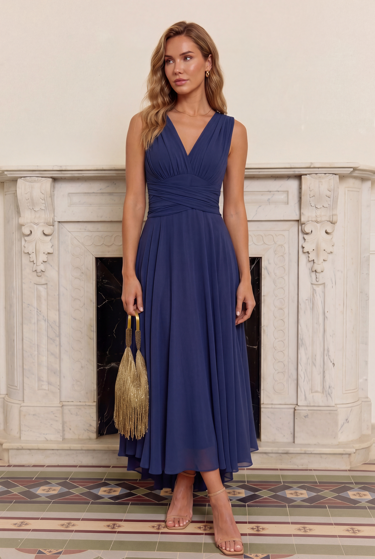 The Murano | Vestido azul marino con falda asimétrica y múltiples formas de llevar