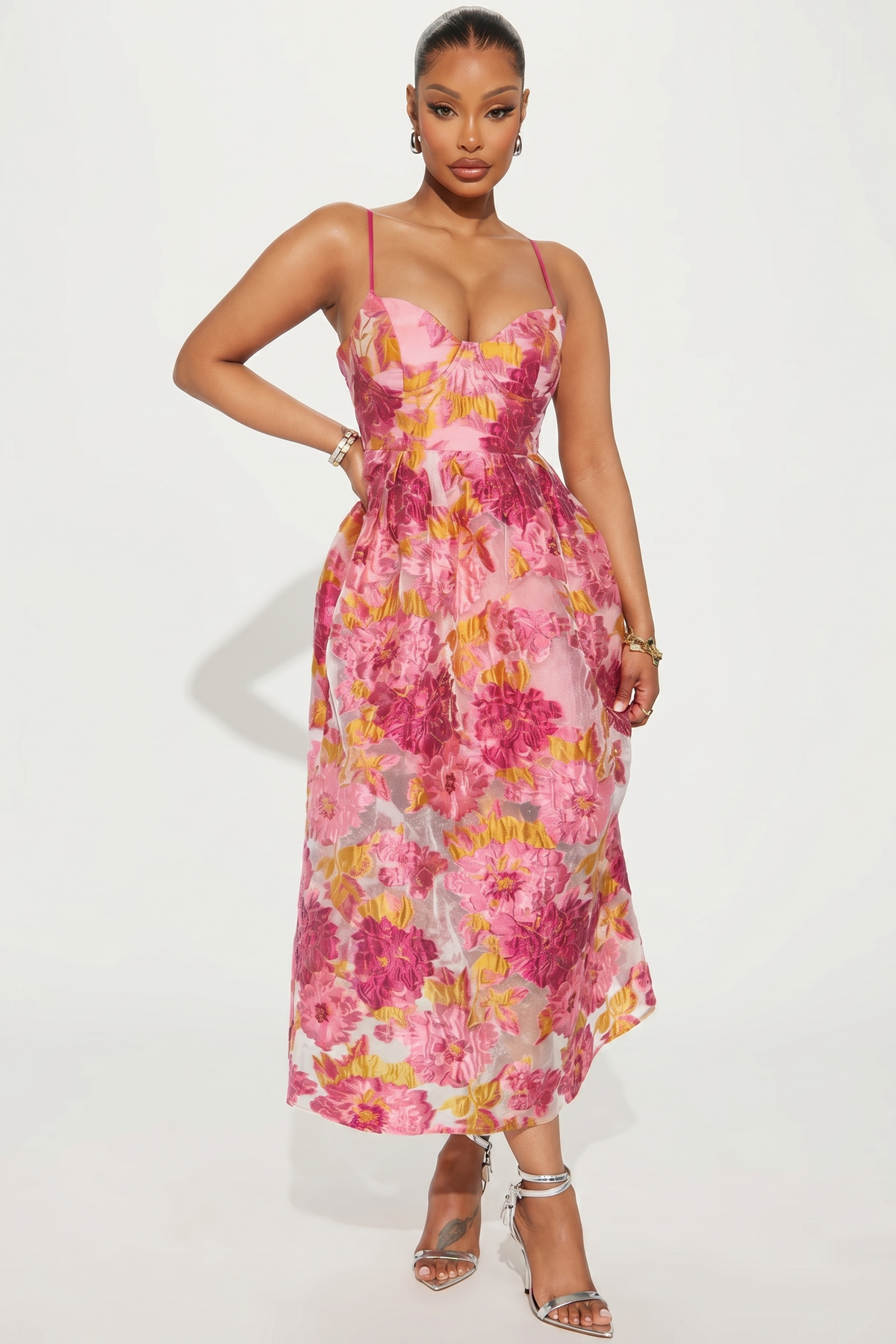 Vestido midi de tirantes con corsé y estampado floral