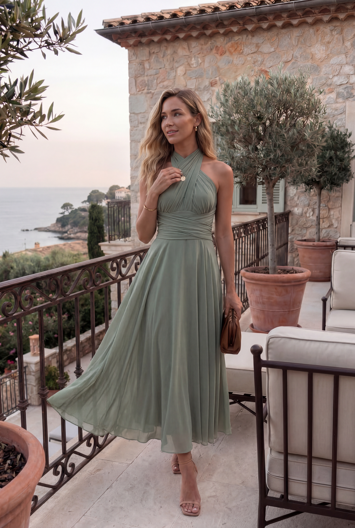 The Murano | Vestido azul marino con falda asimétrica y múltiples formas de llevar
