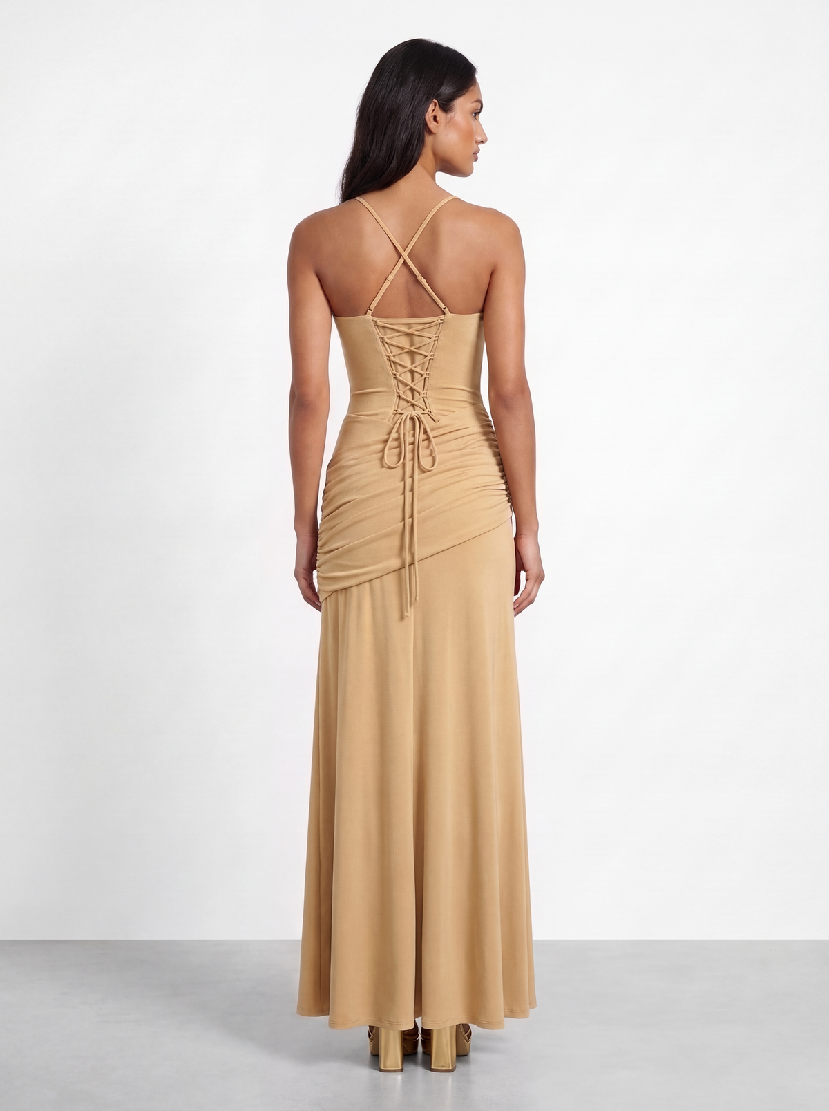 THE PRAIANO BEIGE DORADO