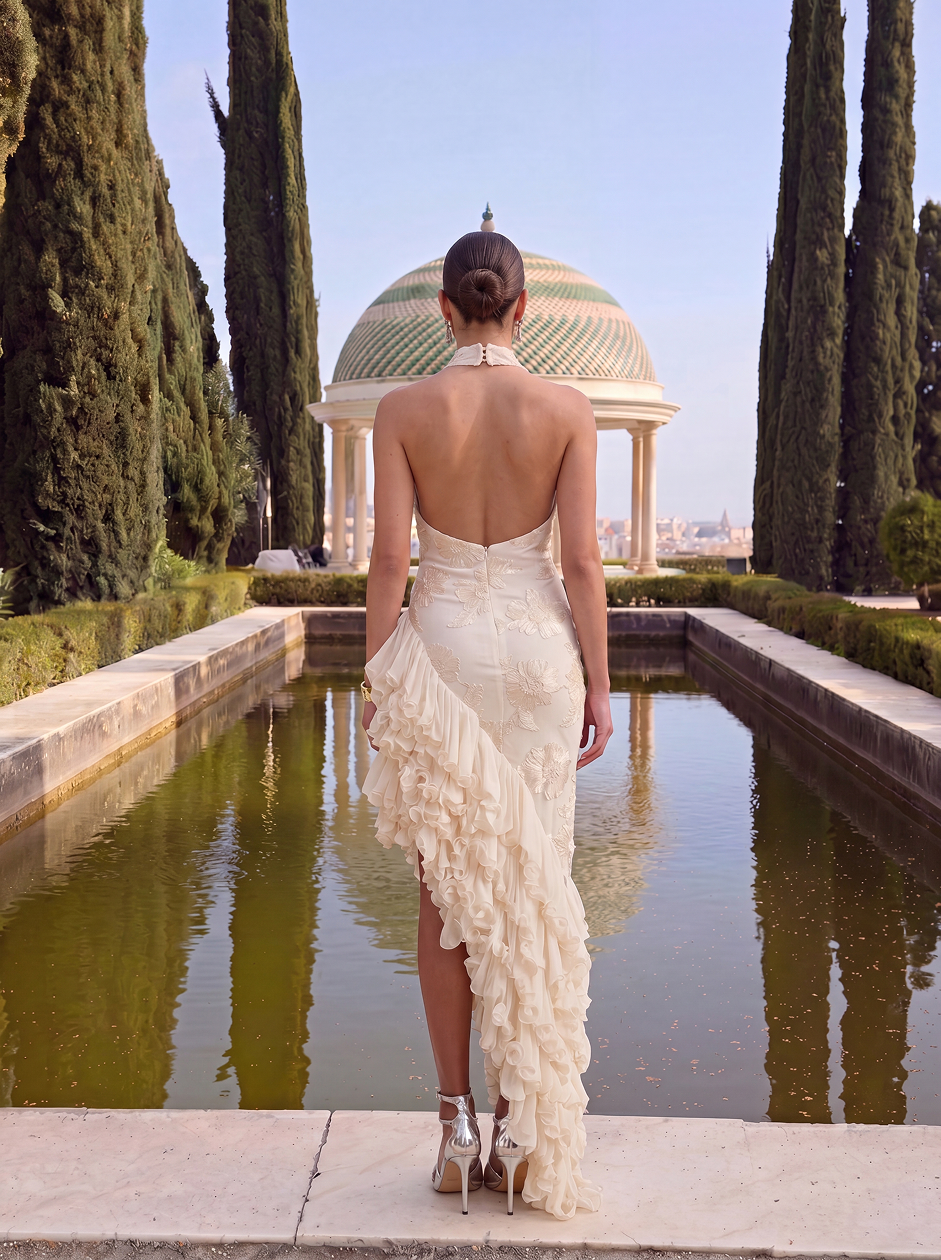 Vestido largo con apliques florales