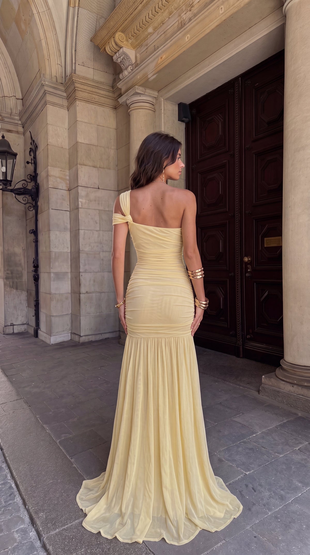 VESTIDO AURORA — UN HOMBRO PLISADO