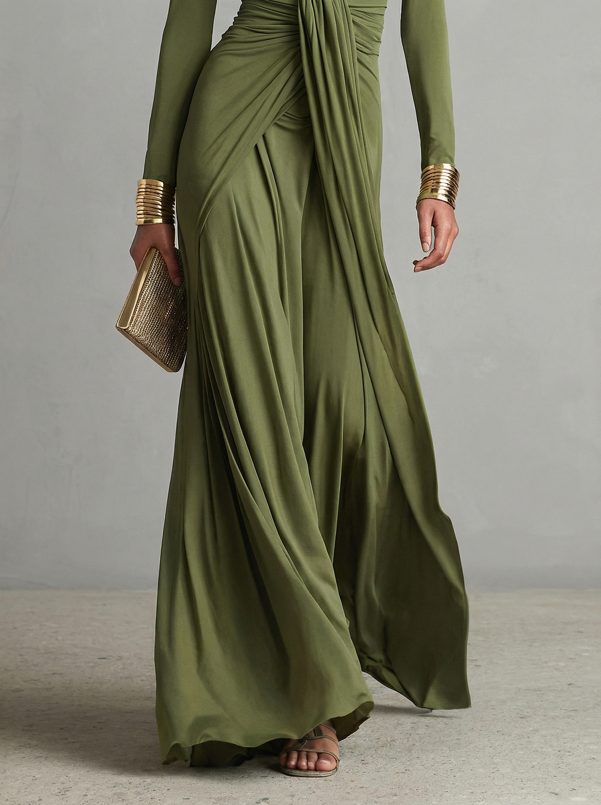 The Valenza| Vestido Largo Verde con Escote en V y Nudo Drapeado