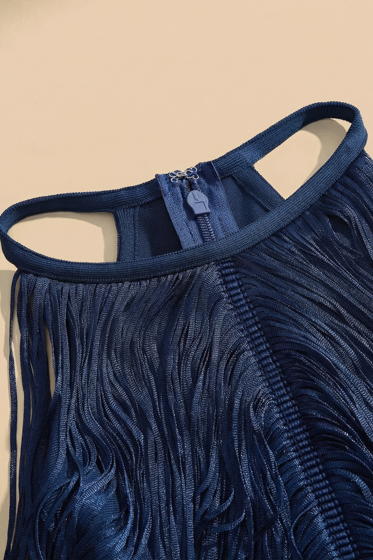Vestido Largo de Flecos con Escote Halter