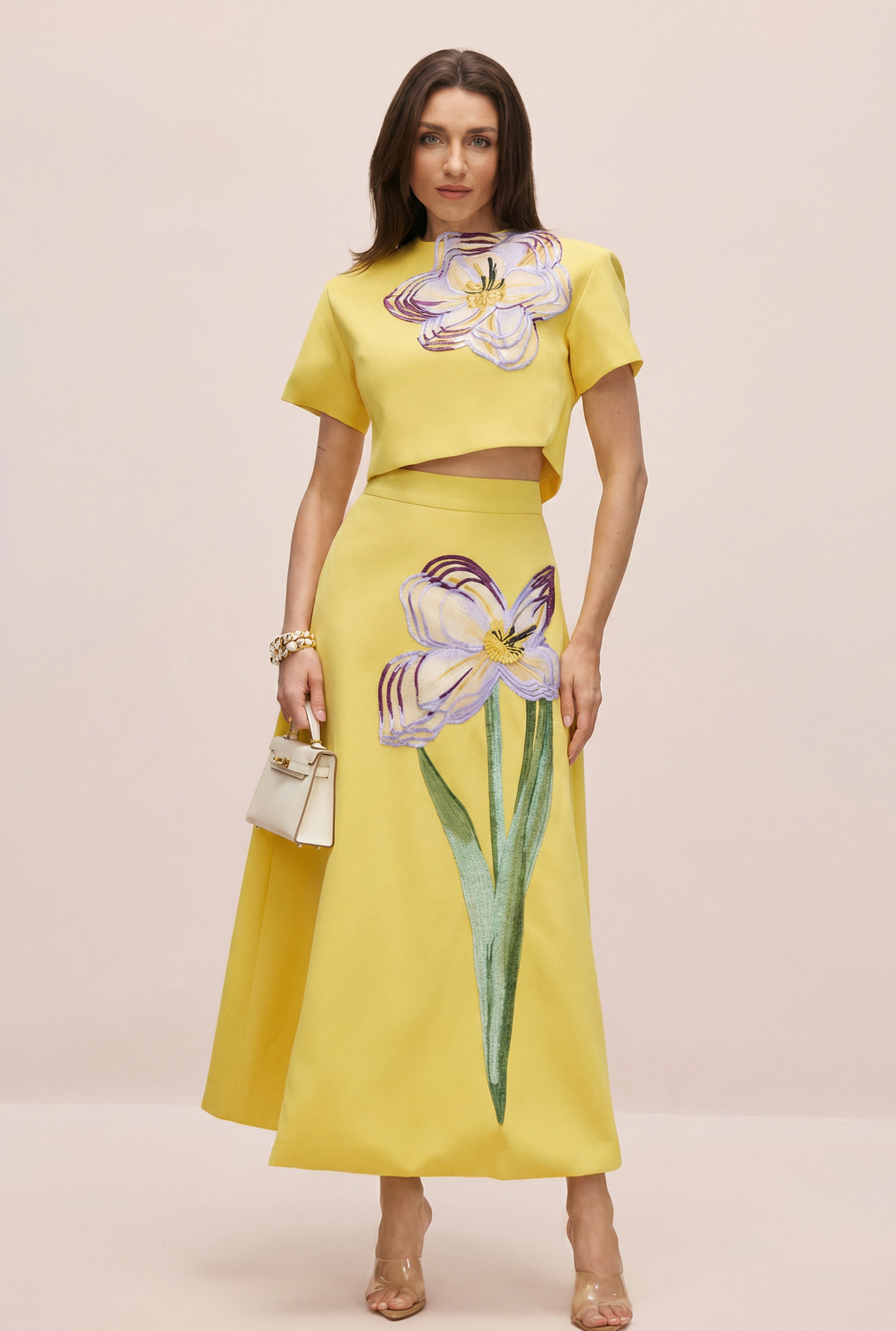 Conjunto de dos piezas con estampado floral de lirio y crop top